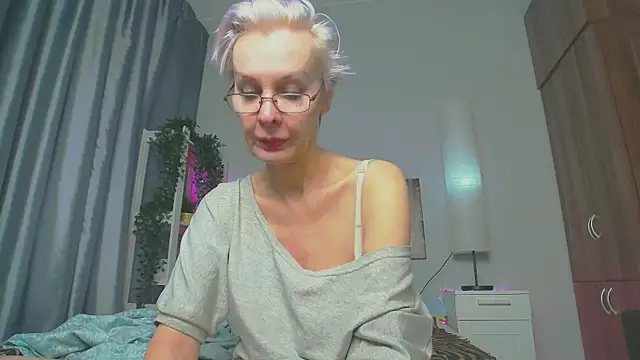 HelgaHimmell online show from March 1, 2025, 9:40 am