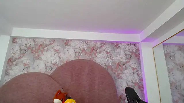 Snapshot of LexaDeRusso chatting on March 19, 2025, 7:49 pm LexaDeRusso online show from March 19, 2025, 7:49 pm