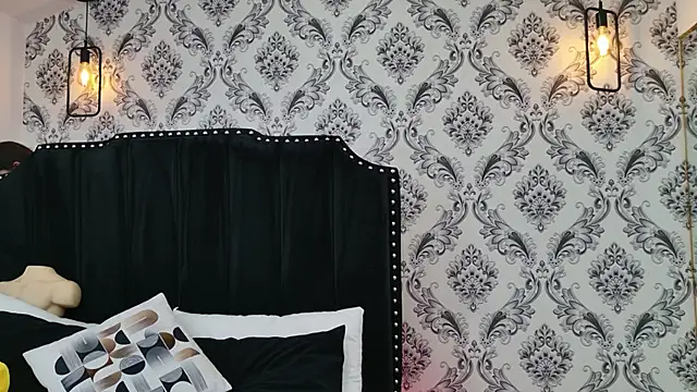 LexaDeRusso online show from October 9, 2025, 7:45 pm