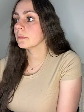 Loella-Rose online show from May 2, 2026, 6:13 pm