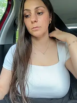 Loella-Rose online show from June 5, 2026, 3:40 pm