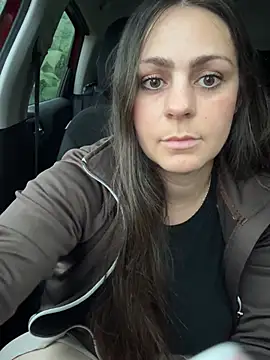 Snapshot of Loella-Rose chatting on July 15, 2026, 4:12 pm Loella-Rose online show from July 15, 2026, 4:12 pm