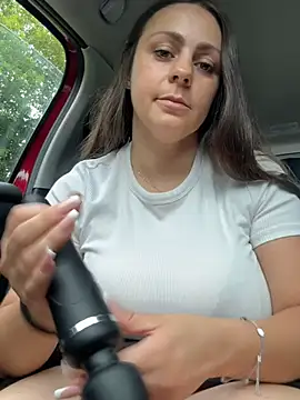Snapshot of Loella-Rose chatting on July 18, 2026, 1:48 pm Loella-Rose online show from July 18, 2026, 1:48 pm
