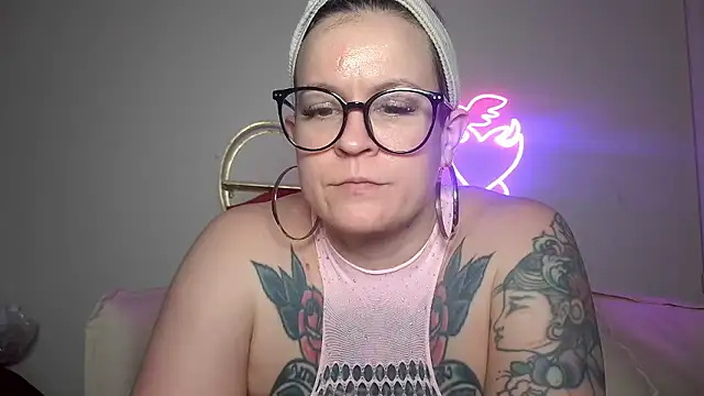 Snapshot of quinnmariexo chatting on January 17, 2026, 9:29 pm quinnmariexo online show from January 17, 2026, 9:29 pm