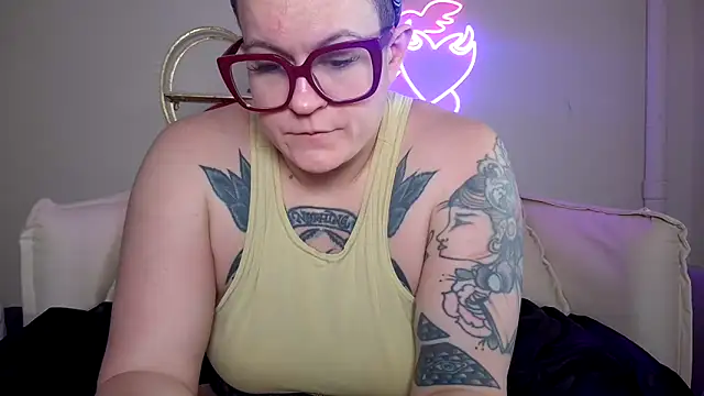 Snapshot of quinnmariexo chatting on February 2, 2026, 6:28 pm quinnmariexo online show from February 2, 2026, 6:28 pm