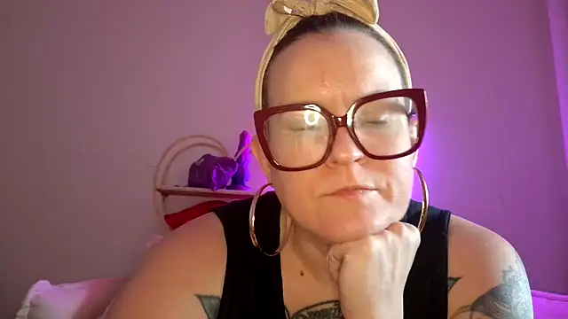 Snapshot of quinnmariexo chatting on February 4, 2026, 4:24 pm quinnmariexo online show from February 4, 2026, 4:24 pm