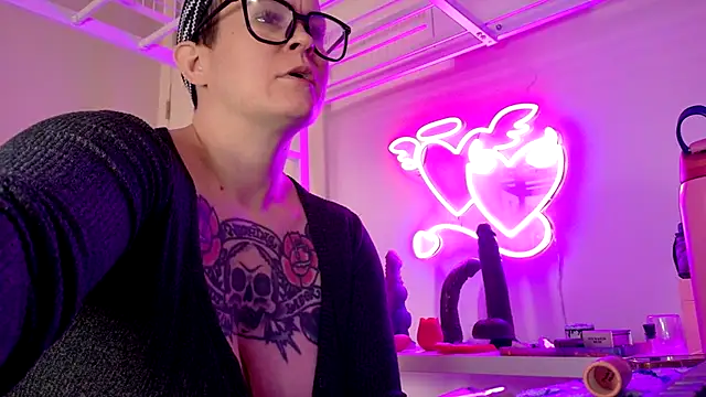 Snapshot of quinnmariexo chatting on February 17, 2026, 5:30 pm quinnmariexo online show from February 17, 2026, 5:30 pm