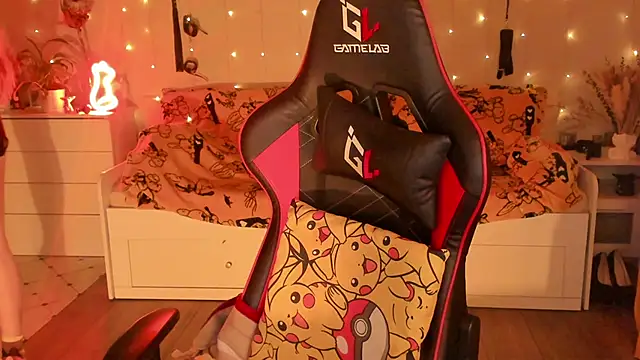 desperatehousewife   online show from November 17, 2025, 12:49 am