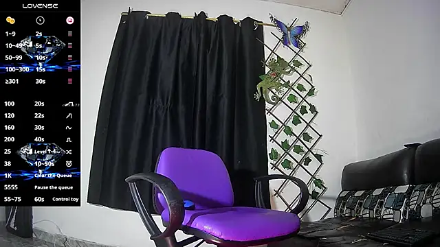 Snapshot of vale_bunny23 chatting on October 31, 2025, 2:12 am vale bunny23 online show from October 31, 2025, 2:12 am