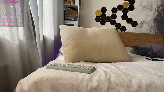 LinaWitch online show from February 26, 2025, 8:04 am