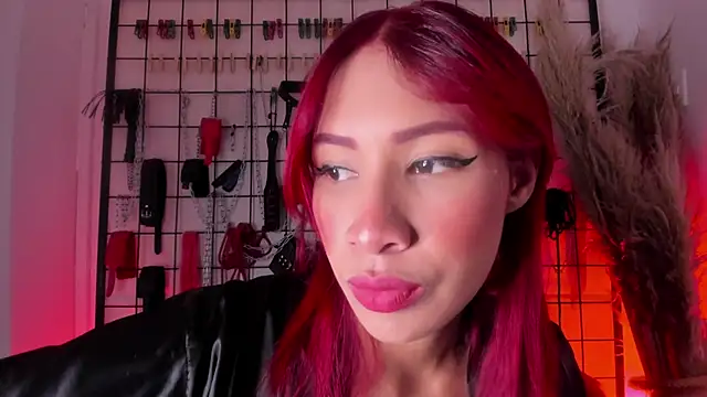 charrlotte quinn online show from October 10, 2025, 9:14 pm