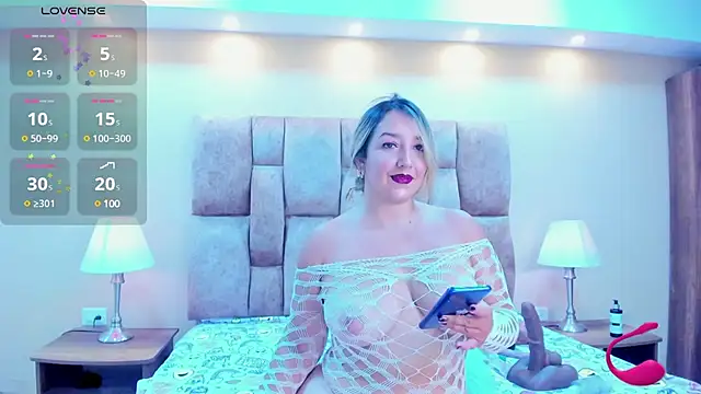 MiiaHot online show from March 4, 2025, 8:27 pm