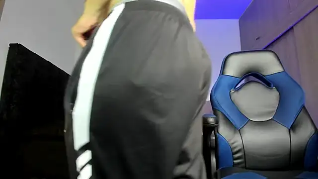 male pussy online show from October 11, 2025, 5:00 pm