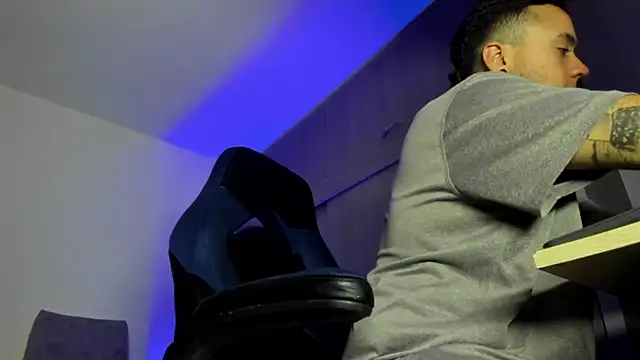 male pussy online show from November 25, 2025, 4:01 am