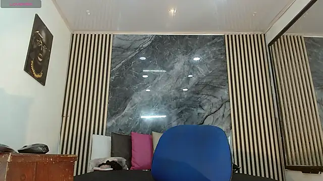 PriscilaRainbow online show from February 21, 2025, 6:26 pm