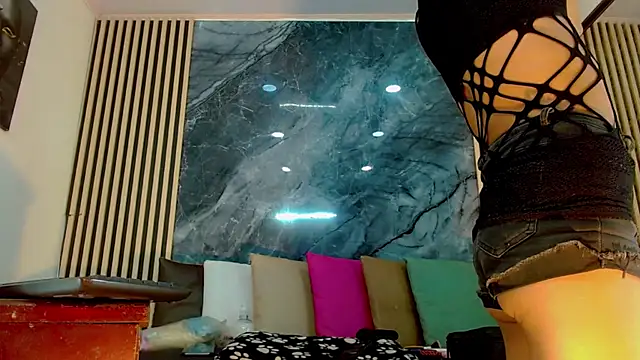 PriscilaRainbow online show from February 23, 2025, 8:11 pm