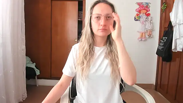 Adele johnsonn1 online show from October 2, 2025, 3:52 pm