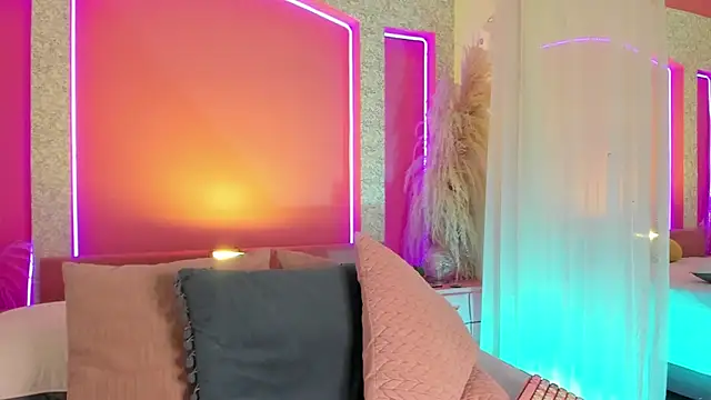 Aurora aaa online show from December 10, 2024, 7:54 pm