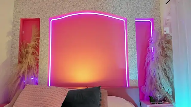 Aurora aaa online show from January 14, 2025, 7:43 pm