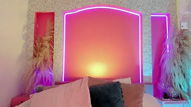 Aurora aaa online show from January 15, 2025, 7:44 pm