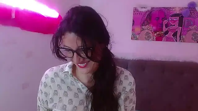 lunazulsj online show from January 3, 2025, 5:10 pm