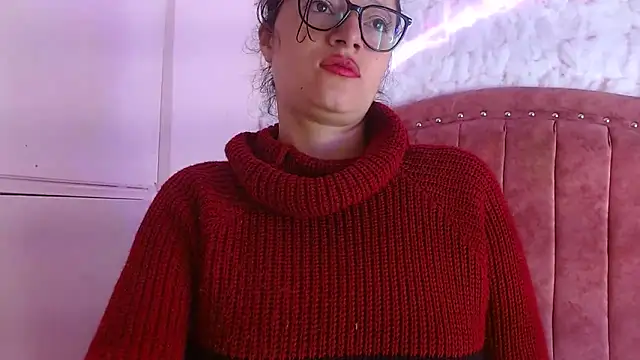 lunazulsj online show from January 24, 2025, 2:08 pm