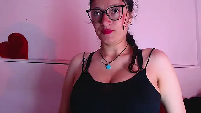 lunazulsj online show from March 5, 2025, 12:33 pm