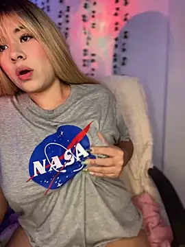 Snapshot of Grecia_21 chatting on December 26, 2024, 5:51 pm Grecia 21 online show from December 26, 2024, 5:51 pm