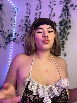 Snapshot of Grecia_21 chatting on September 8, 2025, 5:12 pm Grecia 21 online show from September 8, 2025, 5:12 pm