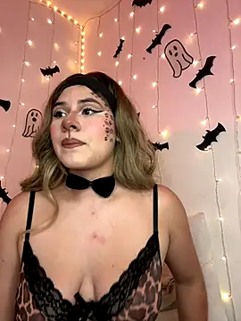 Snapshot of Grecia_21 chatting on October 24, 2025, 7:10 pm Grecia 21 online show from October 24, 2025, 7:10 pm