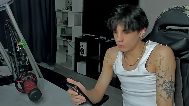 MarkBrowniii online show from September 14, 2025, 2:54 am