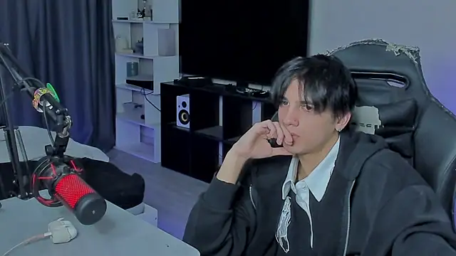 MarkBrowniii online show from October 6, 2025, 12:41 am