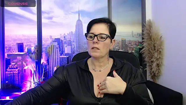 ninarandmann online show from December 11, 2024, 5:15 pm