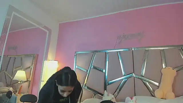 Bonniepark online show from February 12, 2025, 12:01 pm