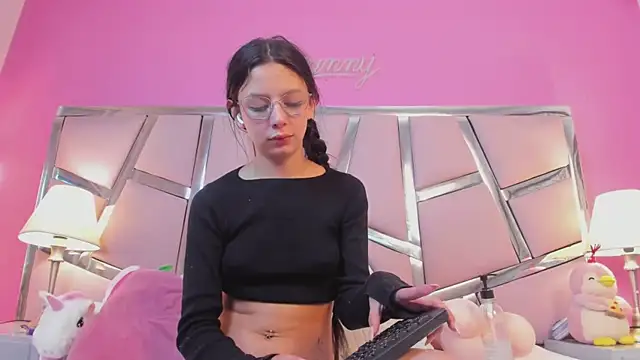 Bonniepark online show from March 7, 2025, 6:11 pm