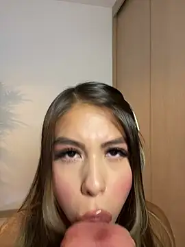  laura 02 online show from March 1, 2025, 7:59 pm