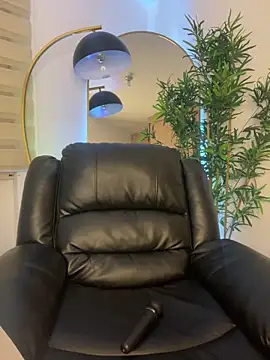  laura 02 online show from March 2, 2025, 12:20 am