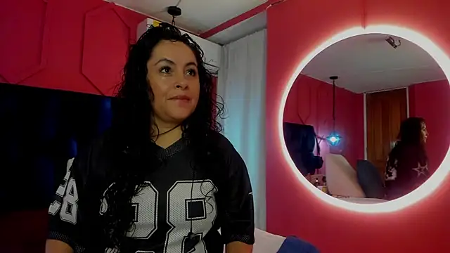 Snapshot of hanny_milf chatting on May 17, 2026, 11:39 am hanny milf online show from May 17, 2026, 11:39 am