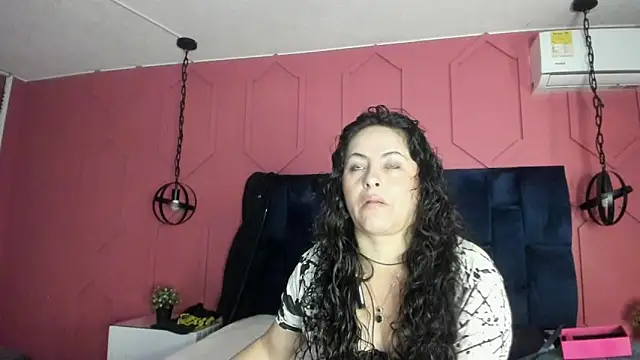 Snapshot of hanny_milf chatting on May 28, 2026, 12:24 pm hanny milf online show from May 28, 2026, 12:24 pm