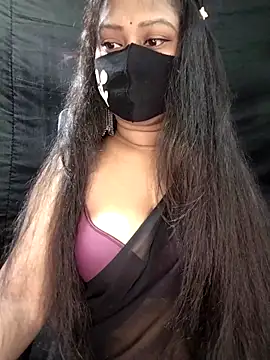 Idhika Paul online show from September 11, 2025, 10:54 pm