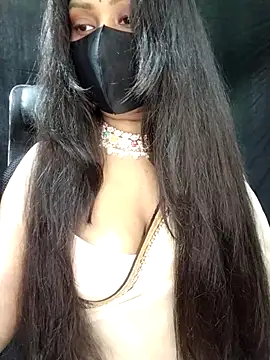 Idhika Paul online show from September 22, 2025, 1:24 pm