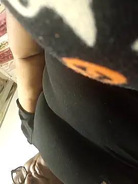 HOTSUGARX5 online show from January 12, 2025, 1:58 pm