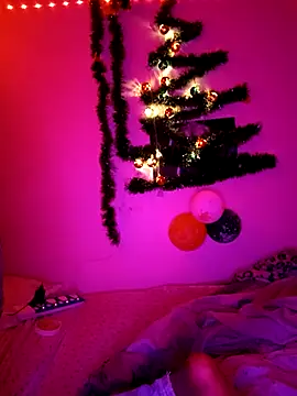 MaskedGQ online show from December 4, 2025, 5:21 pm