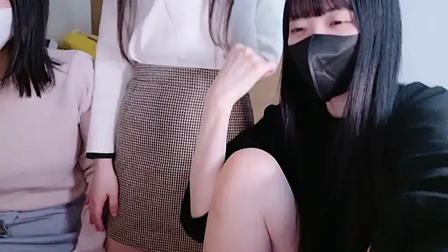 Snapshot of irohani_usagi chatting on January 6, 2026, 1:26 pm irohani usagi online show from January 6, 2026, 1:26 pm