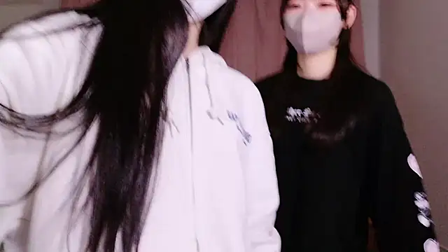 Snapshot of irohani_usagi chatting on January 8, 2026, 5:04 pm irohani usagi online show from January 8, 2026, 5:04 pm