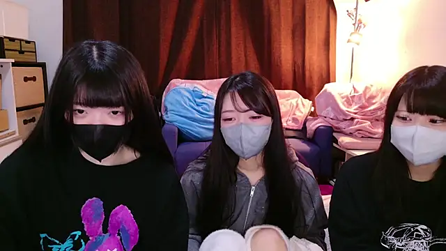 Snapshot of irohani_usagi chatting on February 2, 2026, 10:25 am irohani usagi online show from February 2, 2026, 10:25 am