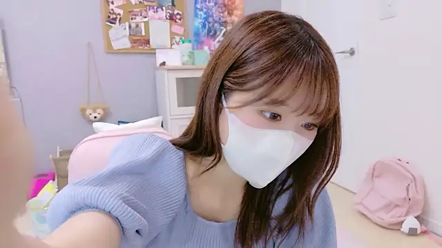 Yui-Ch online show from September 30, 2025, 11:59 am