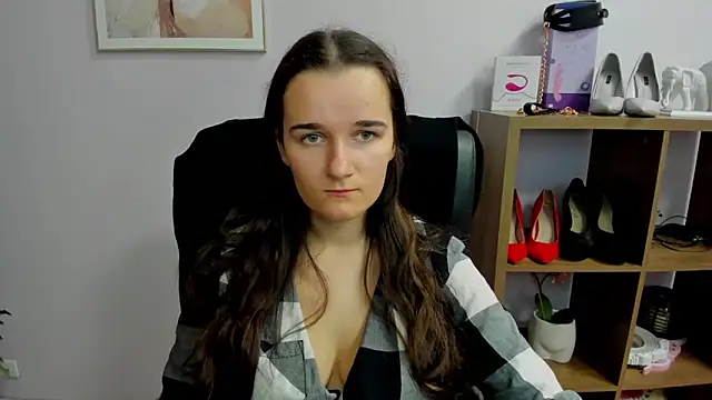 KateDelight online show from October 12, 2025, 1:54 pm