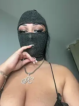 kamila french online show from March 20, 2025, 10:51 pm