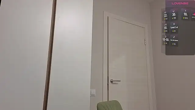 R1mmo   online show from September 16, 2025, 7:48 pm